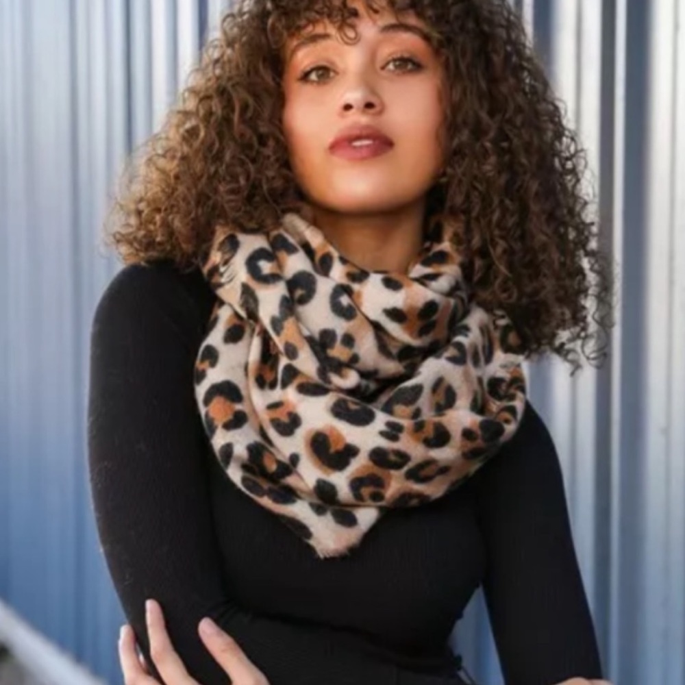 Leopard Print Knit Frayed Hem Infinity Scarf